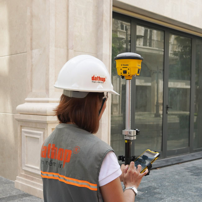 Máy định vị GNSS đã khắc phục được những nhược điểm của máy toàn đạc điện tử.