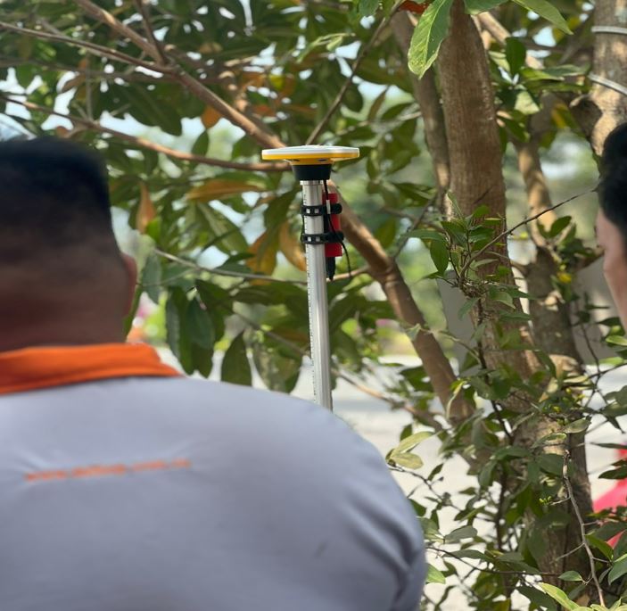 Trải nghiệm thiết bị GNSS RTK hãng Trimble khi thuê máy tại EKTECH