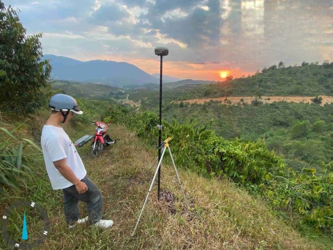 Ứng dụng công nghệ GNSS để theo dõi và quản lý thông tin về tài nguyên đất 