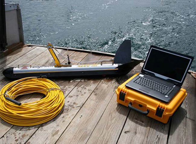 Cấu trúc của một hệ thống Side Scan Sonar.