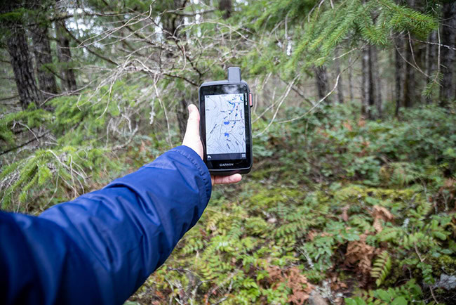Máy định vị GPS cầm tay Garmin Montana 700