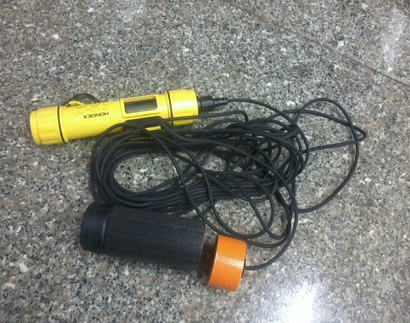 Máy đo sâu cầm tay PS-7 FL có đầu dò