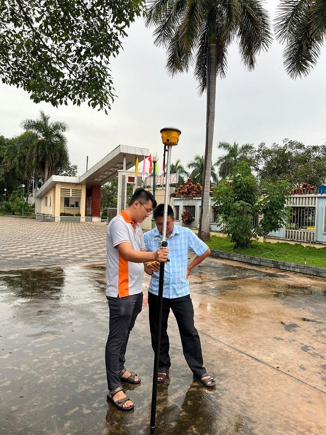 Sự khác nhau giữa: Máy thu GNSS 2 tần số và 3 tần số