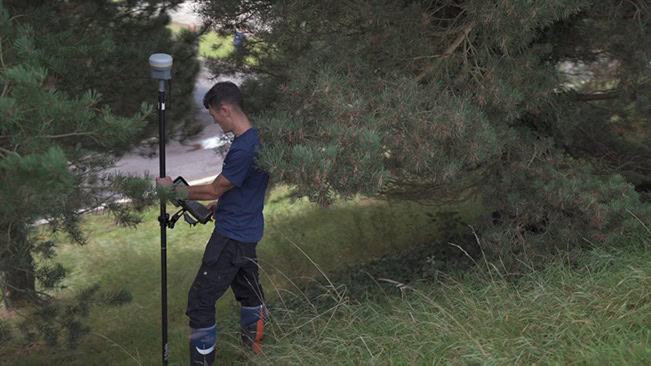 Trimble R12i – Thu thập dữ liệu GNSS với năng suất vượt trội