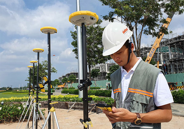 Cho thuê máy định vị GNSS đo tĩnh – Trimble R4s