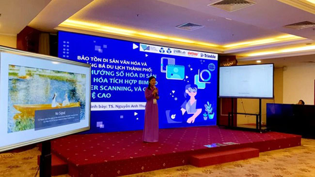 TS. Nguyễn Anh Thư, Trưởng phòng Thí nghiệm BIMLab, Trường đại học Bách Khoa, Đại học Quốc gia TP.HCM chia sẻ về dự án Bảo tồn văn hóa di sản và du lịch nâng cao chất lượng thành phố: Áp dụng xu hướng số hóa vào di sản văn hóa với sự hỗ trợ của BIM, Laser Scanning và Hi-Tech.