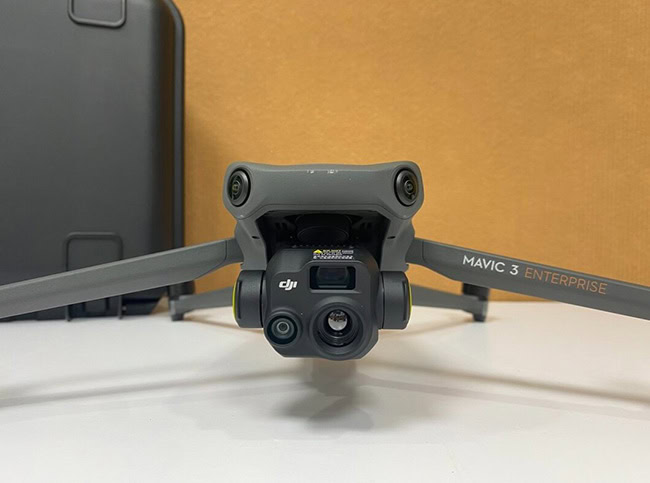 Kiểm tra bề mặt tuabin gió bằng Drone giúp phát hiện hư hỏng bề mặt nhanh chóng