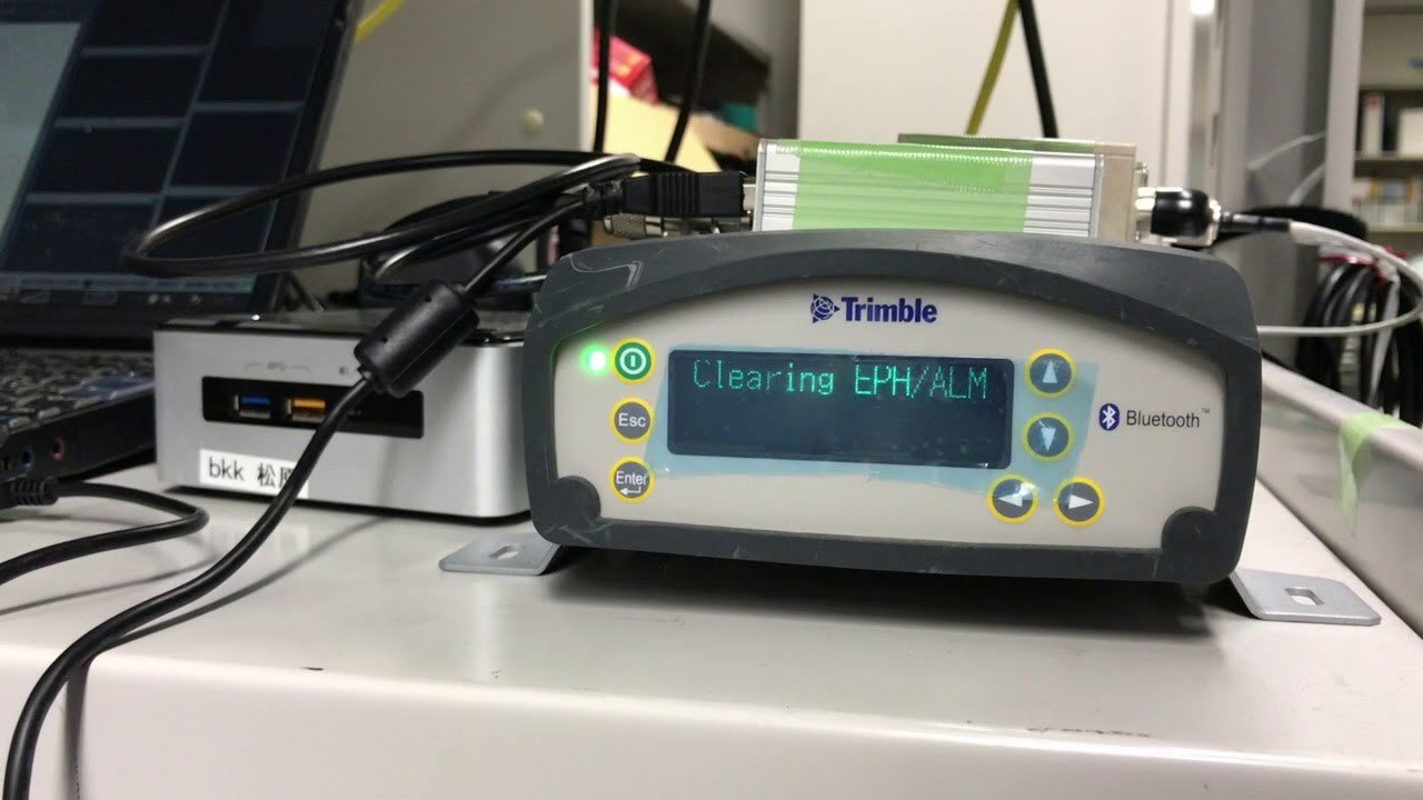 Trạm tham chiếu Cors GNSS Trimble NetR9 