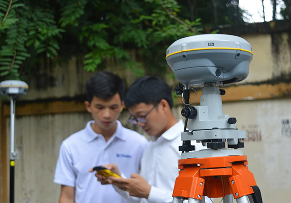 Trimble R8s