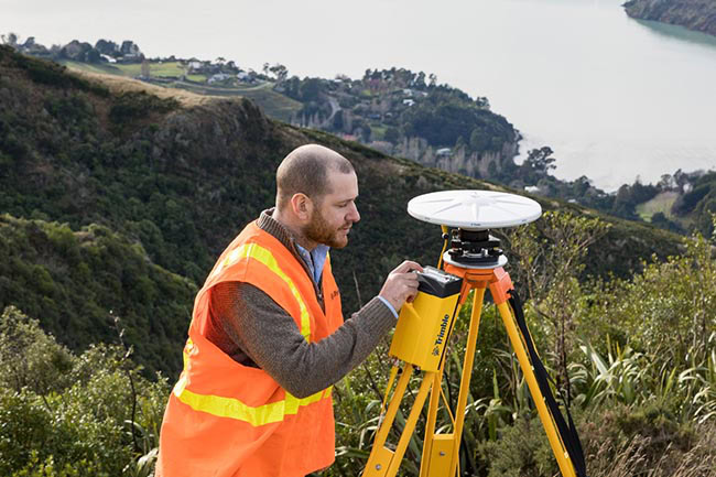 Bộ thu GNSS Trimble R750 được trang bị hệ thống kết nối hiện đại.