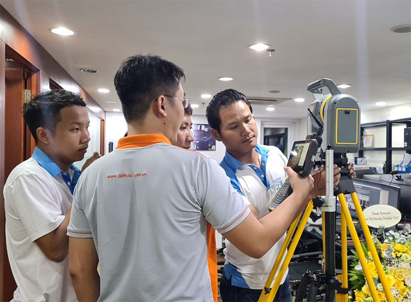 EKTECH chuyển giao Máy toàn đạc quét laser 3D Trimble SX12 đầu tiên tại Việt Nam