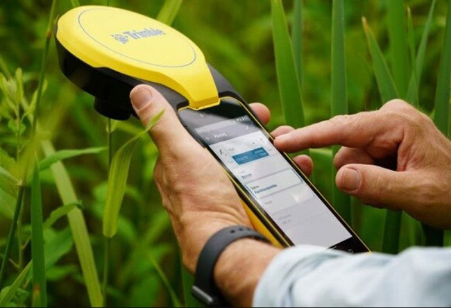 Hệ thống GNSS cầm tay Trimble TDC650.