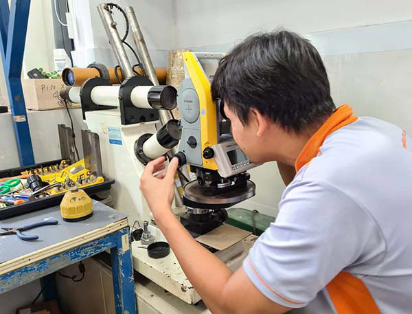 Cách sửa máy toàn đạc điện tử (Không đo xa, đo sai tọa độ, lệch bọt thủy…)
