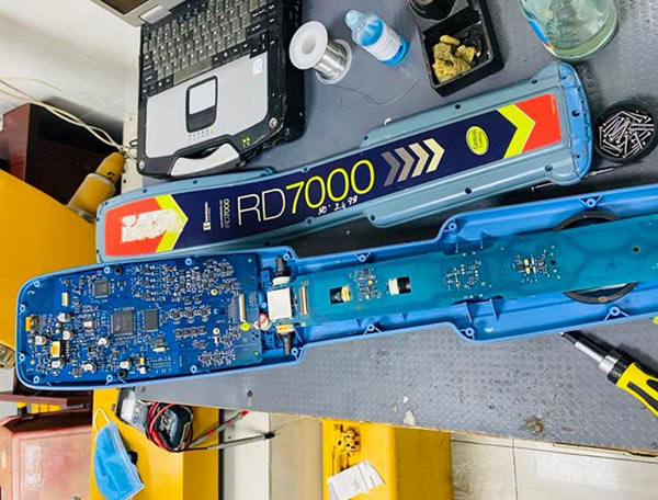 Kiểm tra và sửa máy dò cáp ngầm RD7000