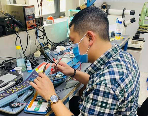 Kiểm tra và sửa máy dò cáp ngầm RD7000