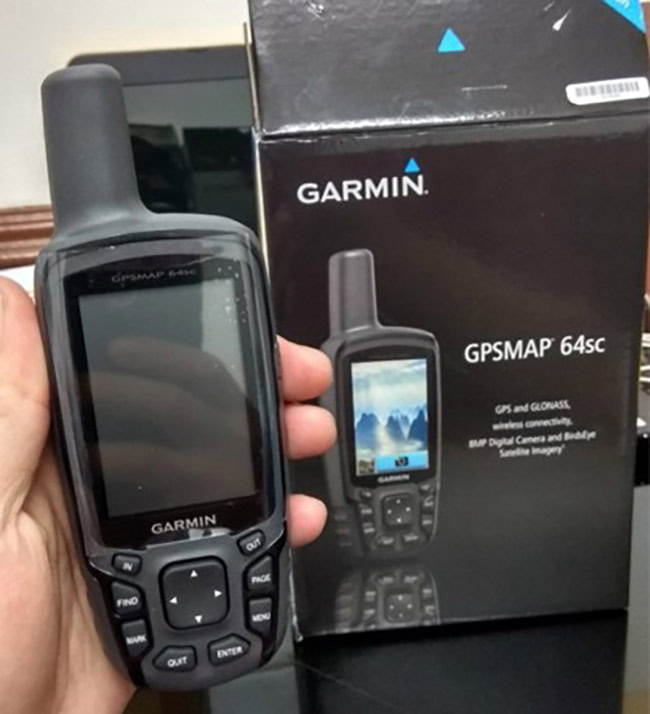 Máy định vị cầm tay 1 tần số Garmin GPSMAP 64sc.