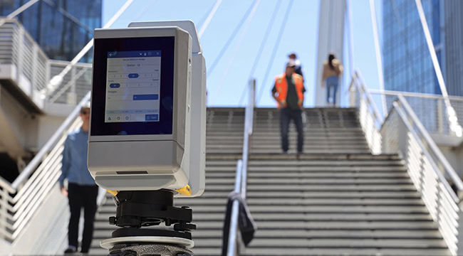 Máy quét 3D laser Trimble X12 có khả năng tạo tài liệu phục vụ cho các bản vẽ, mô hình, ứng dụng trong cơ sở hạ tầng dân dụng.