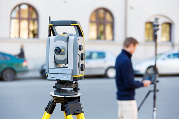 Máy toàn đạc Trimble S7 có nhiều tính năng mạnh mẽ, giúp công tác thu thập dữ liệu trở nên nhanh chóng và chính xác.
