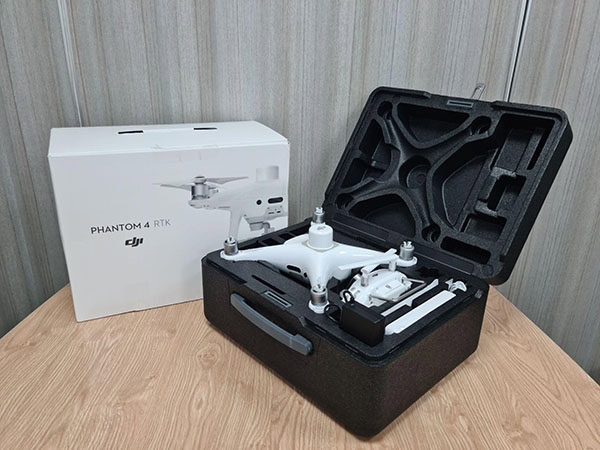 Drone khảo sát địa hình được sử dụng nhiều nhất - Phantom 4 RTK