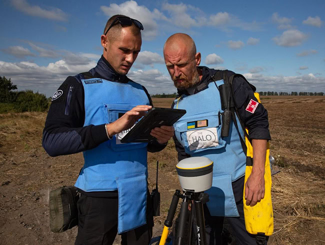 Trimble Catalyst DA2: Giải pháp nâng cao năng lực rà phá bom mìn