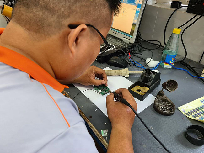 Trung tâm Kiểm định – Sửa chữa Máy đo đạc EKTECH đạt chuẩn Vilas 1164, chuyên sửa chữa thiết bị đo đạc, thiết bị thủy đạc cho khách hàng, trong đó có máy định vị DGPS.