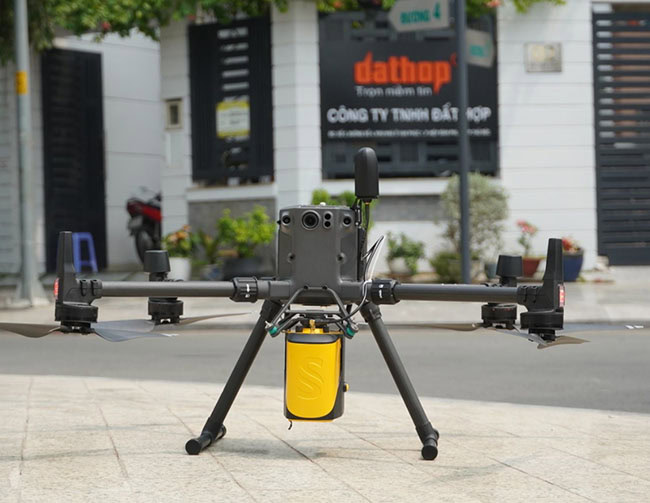 UAV DJI Matrice 300 RTK kết hợp với cảm biến LiDAR YellowScan Mapper để thu thập dữ liệu thành lập bản đồ.
