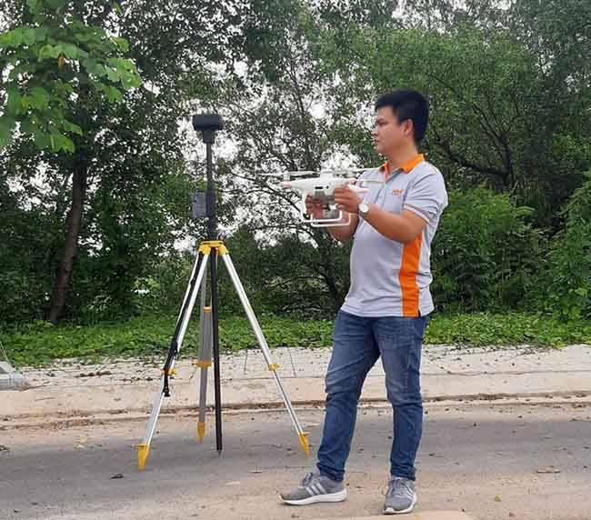 UAV Phantom 4 RTK kết hợp với trạm di động D-RTK 2.